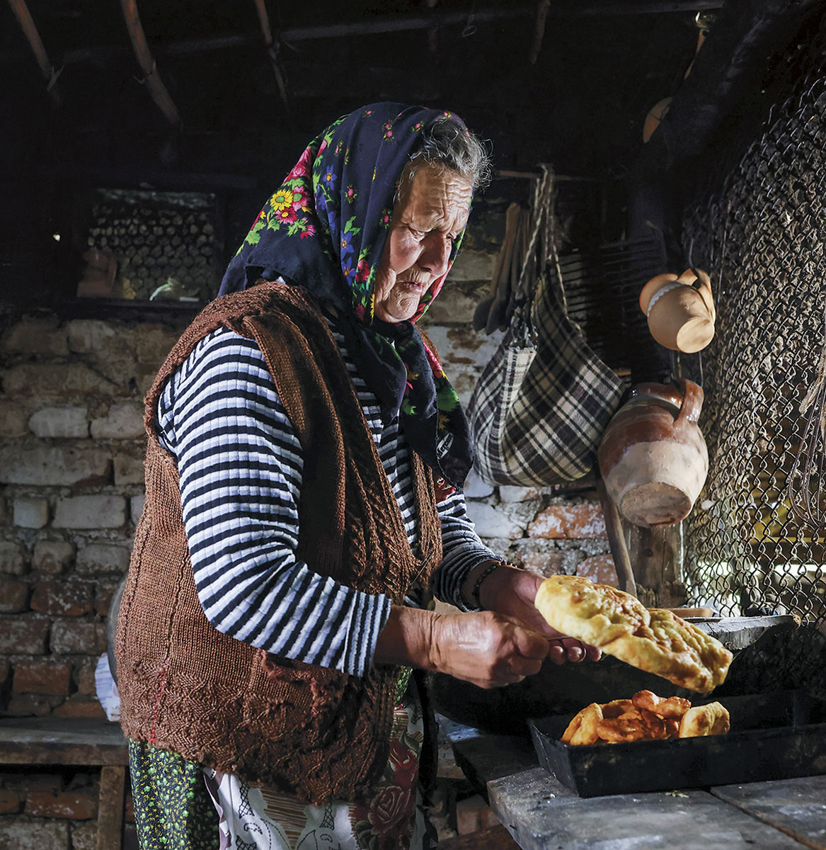 „Bucătăria hoinară”. Călătorie gastronomică prin lentila  fotografică a lui Răzvan Voiculescu