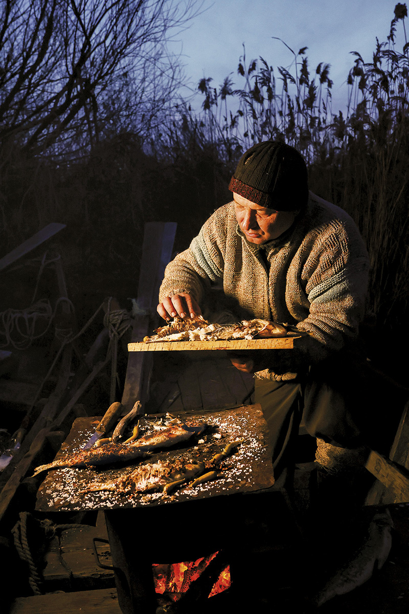 „Bucătăria hoinară”. Călătorie gastronomică prin lentila  fotografică a lui Răzvan Voiculescu