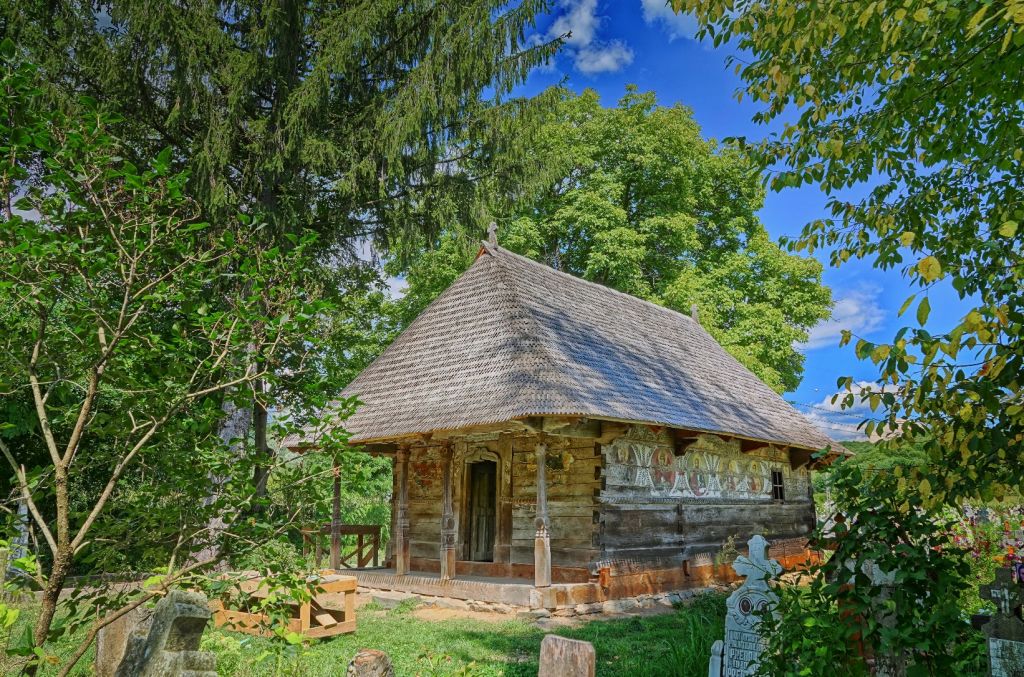 Biserica de lemn din satul Urşi, restaurată de Fundaţia Pro Patrimonio, printre câştigătorii Premiilor Europene pentru Patrimoniu