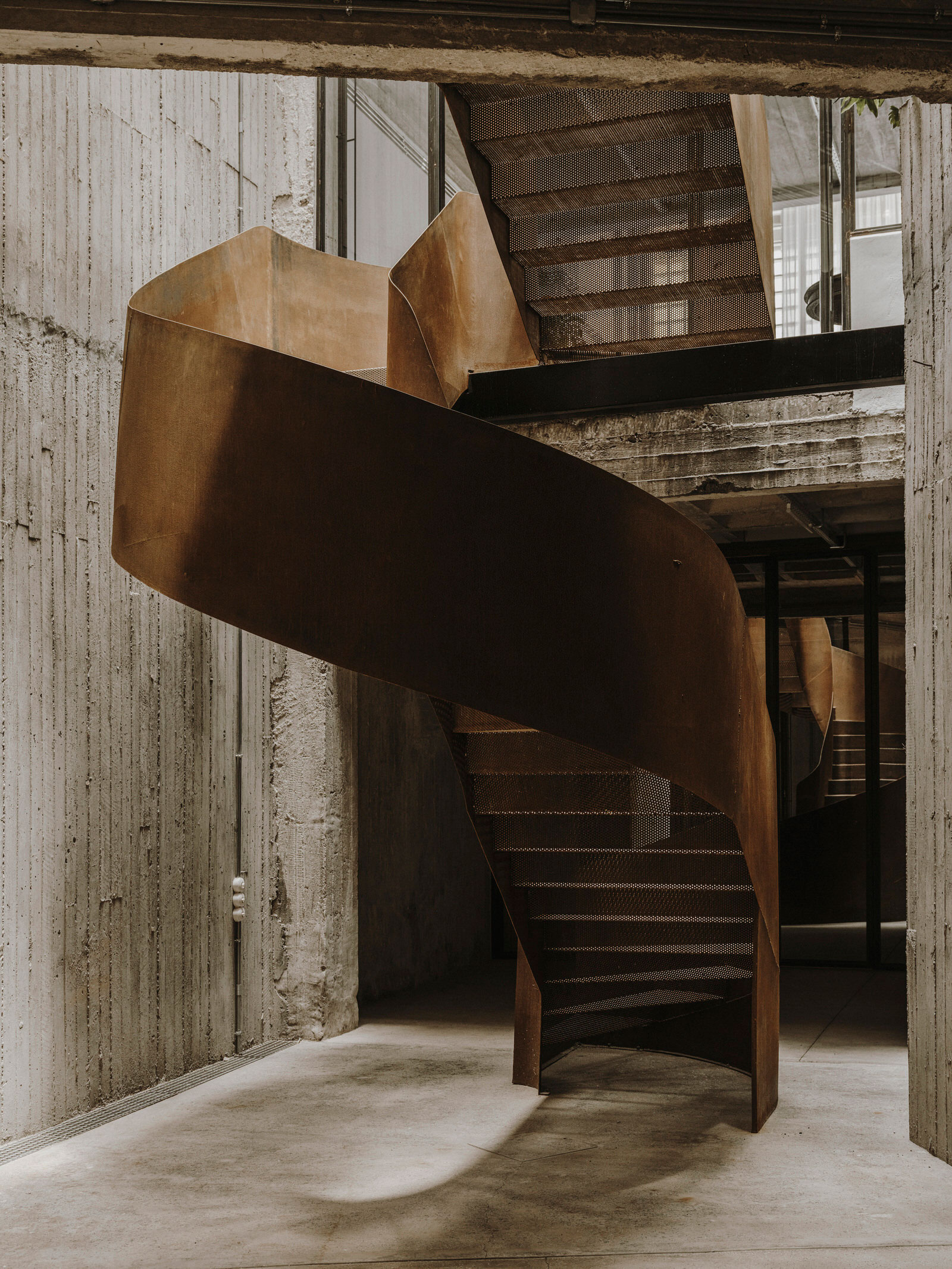 10AM LOFTS: rezidență creativă în centrul Atenei