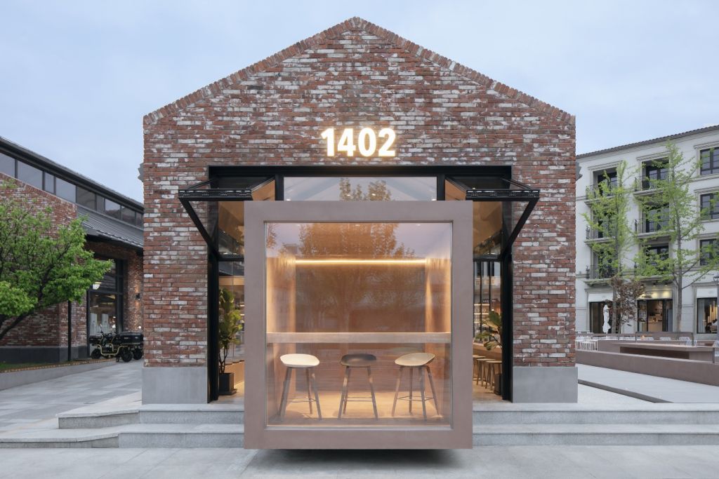 O notă de dinamism şi relaxare pentru o piaţă publică. Cafeneaua 1402, Aranya, Qinhuangdao, China