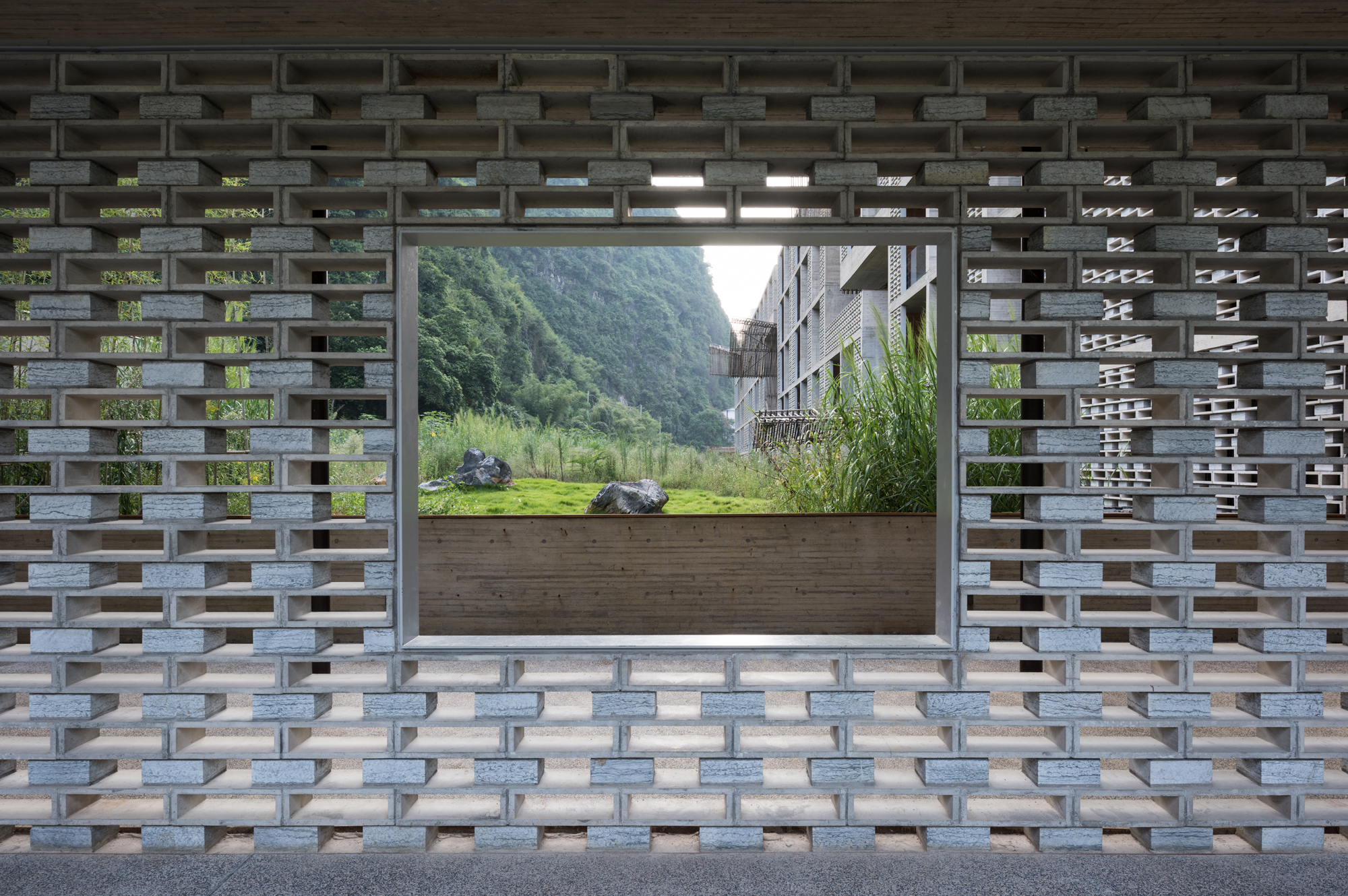 Reconversia ca atitudine sustenabilă. Fosta fabrică de zahăr și noul Hotel Alila Yanhshuo de Vector Architects