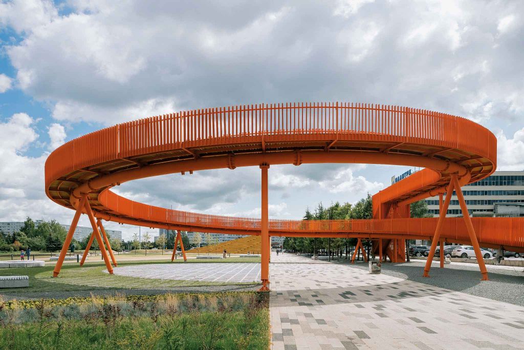Colonizarea nemărginirii – Piaţa Azatlyk