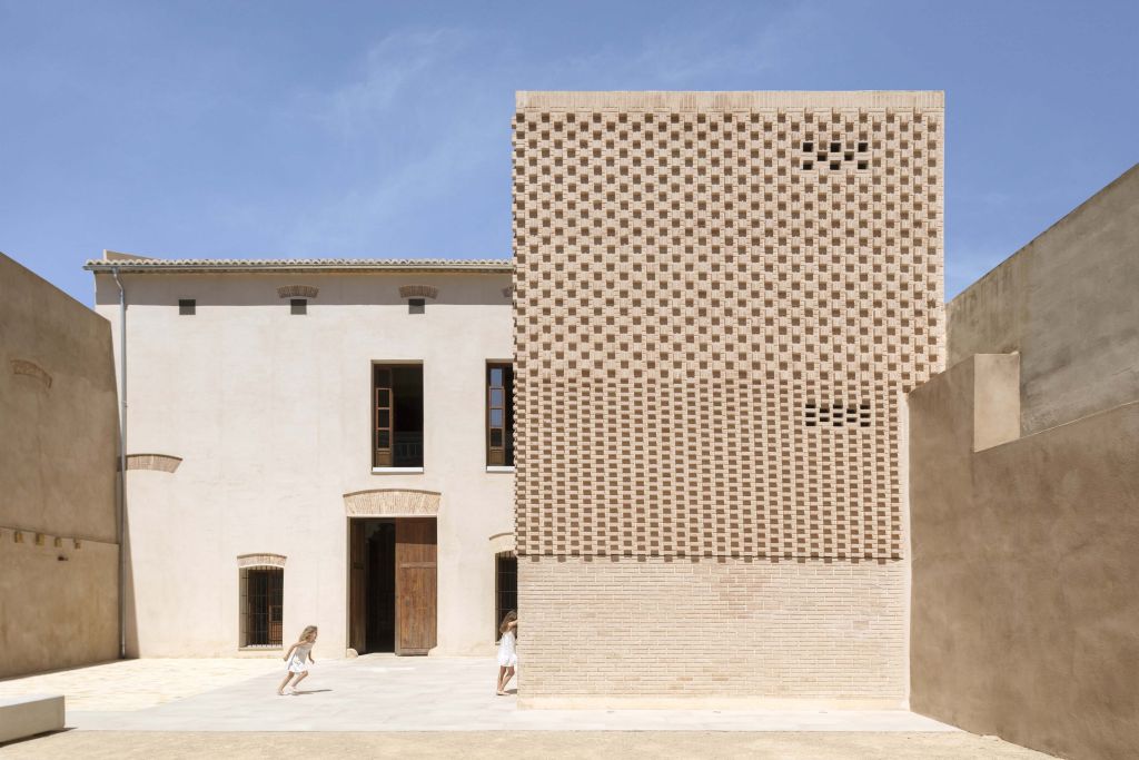 Interweaving. Museo Casa Ayora