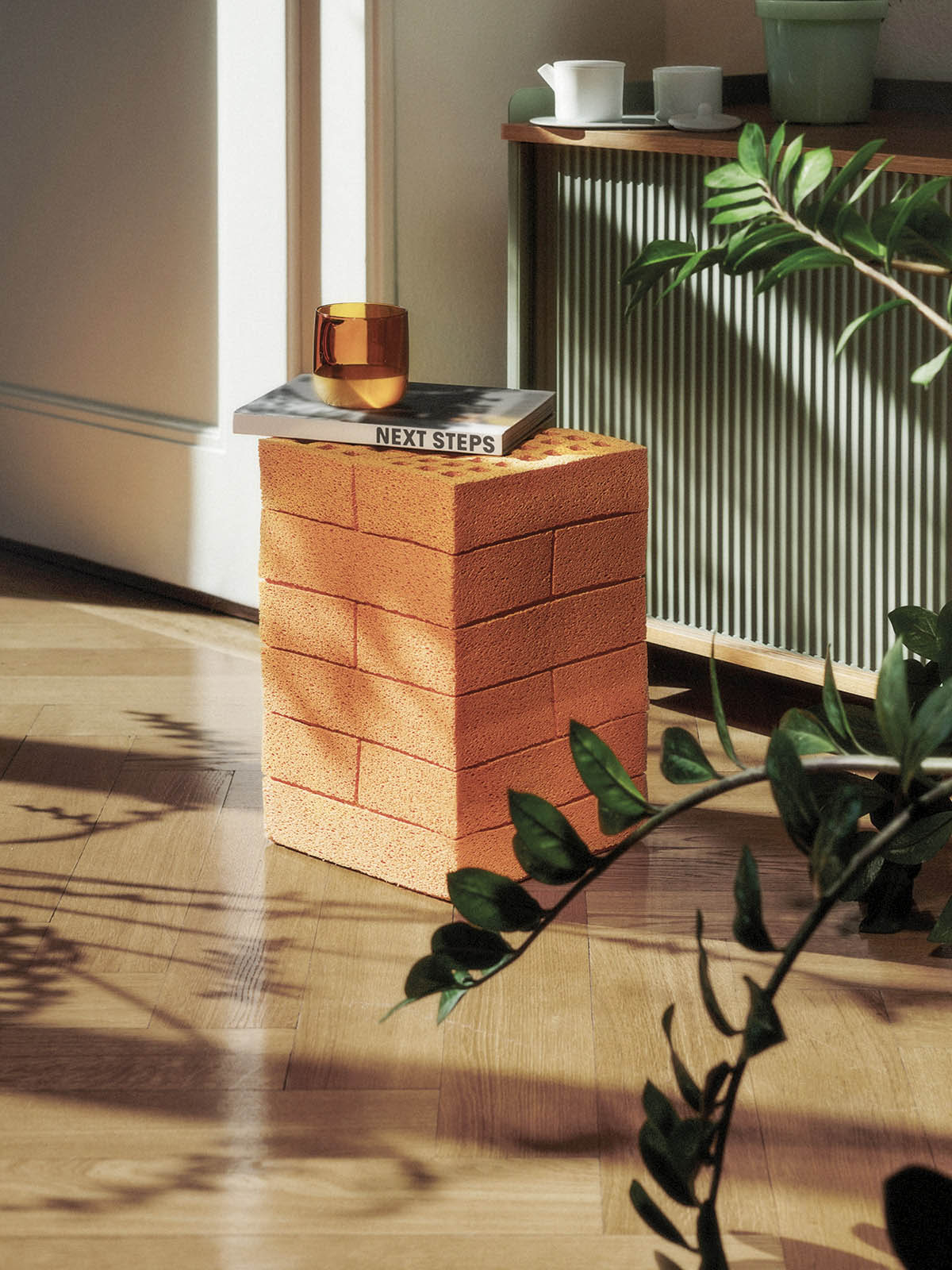 UPS – Under Pressure Solutions: mobilierul-burete