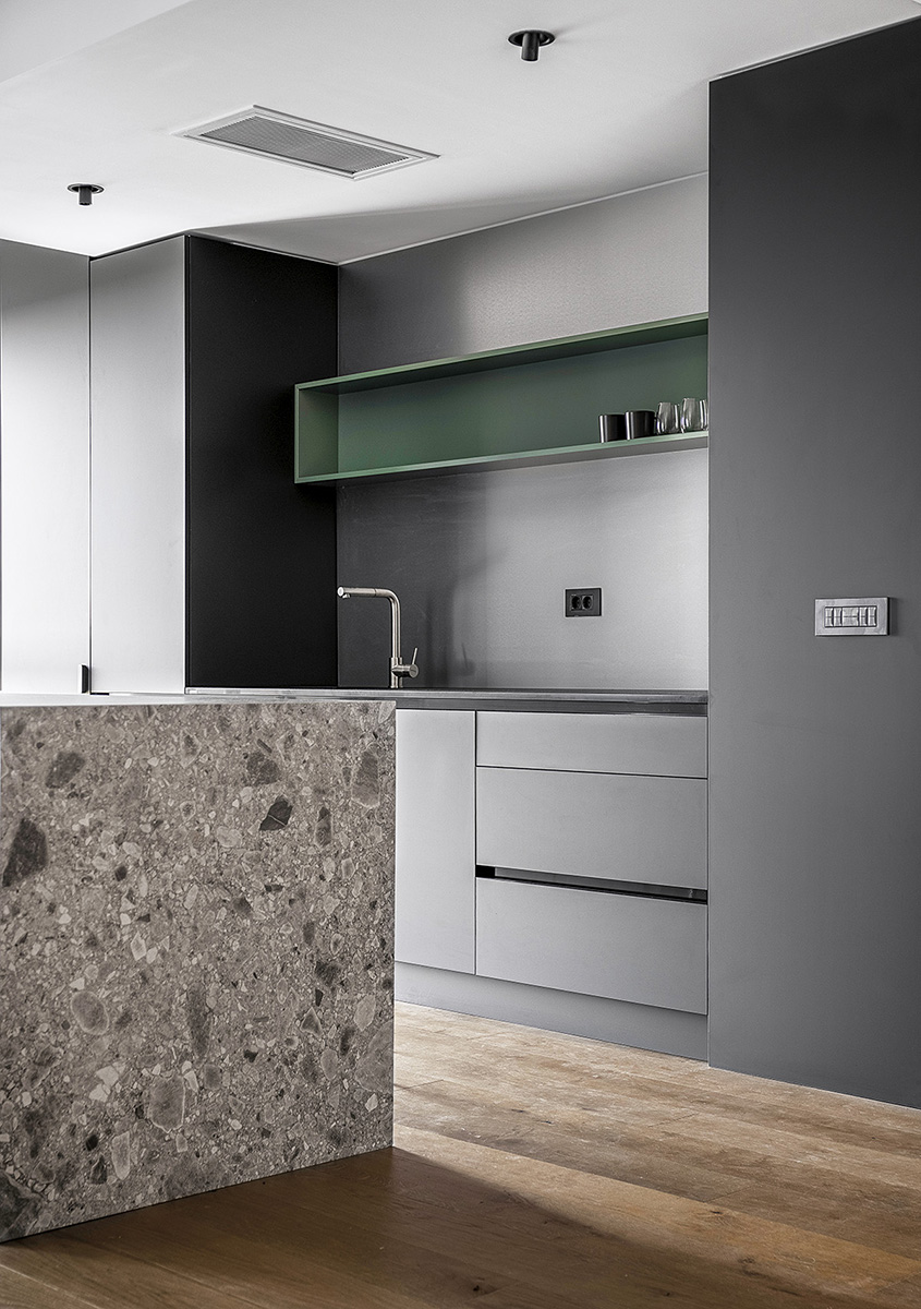 Apartament III, joc masculin/feminin