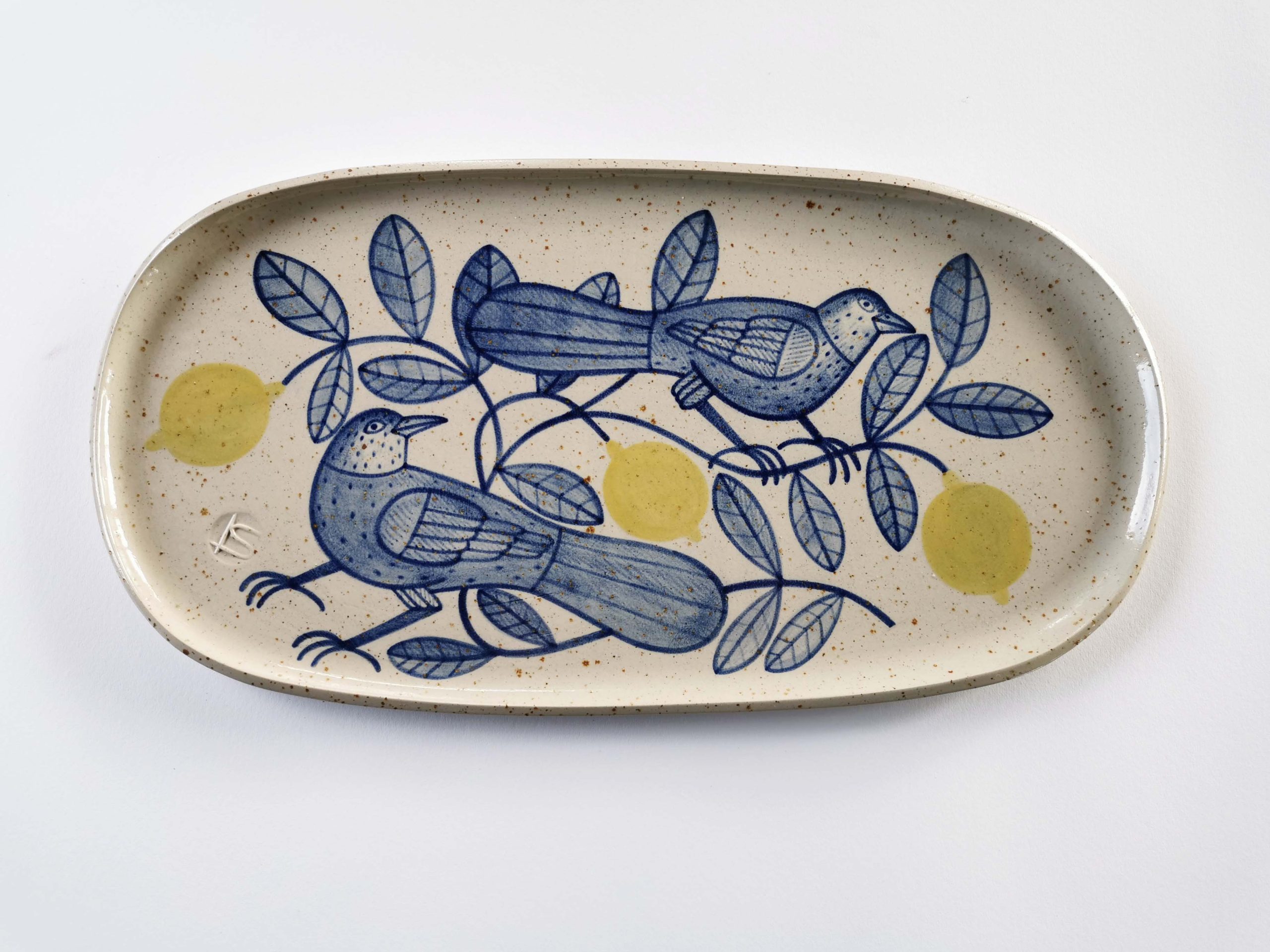 „Bestiarul albastru” din ceramică. De vorbă cu Irina Silivestru (Decartis)