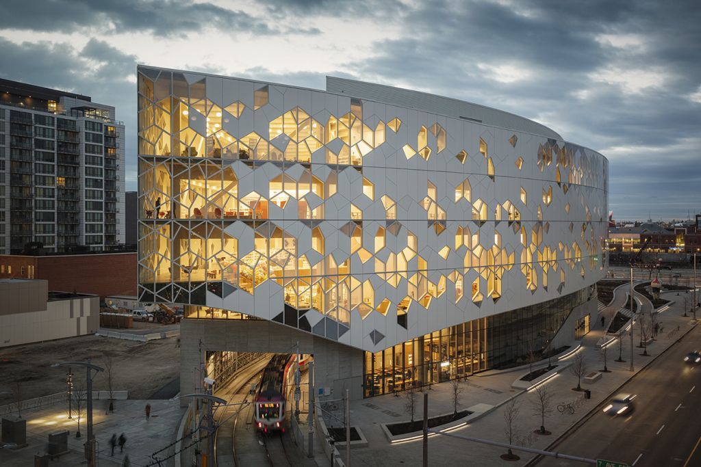 Inspirată din norii Chinook: Biblioteca Centrală Calgary