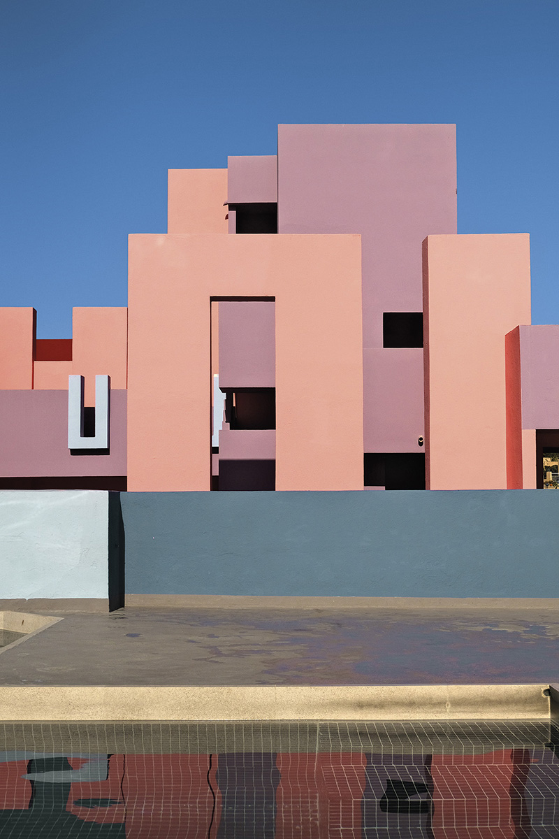Dosar #213: La Muralla Roja. Revizitând un clasic al arhitecturii postmoderne