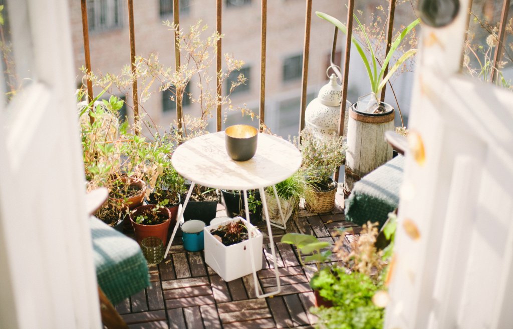 Cum să amenajezi balconul perfect? 7 idei de la designerul Raluca Mocanu