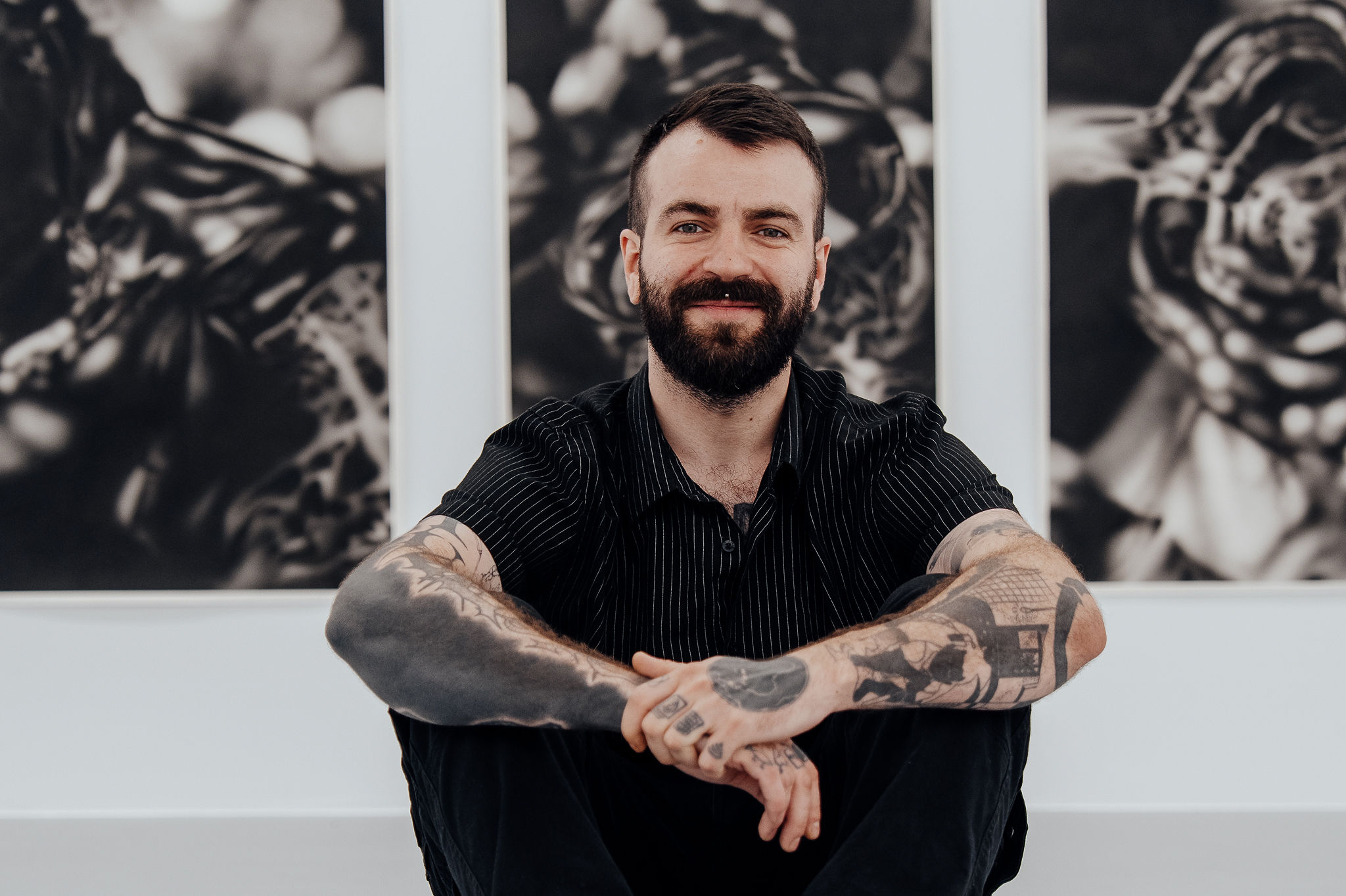 Interviu cu artistul Radu Pandele: „Pictura e forma finală a muncii mele. E suma tuturor delirurilor utile.”