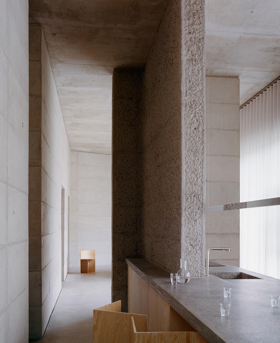 Onestitate, expresivitate și verdeață. Raw House, Seul, Coreea de Sud