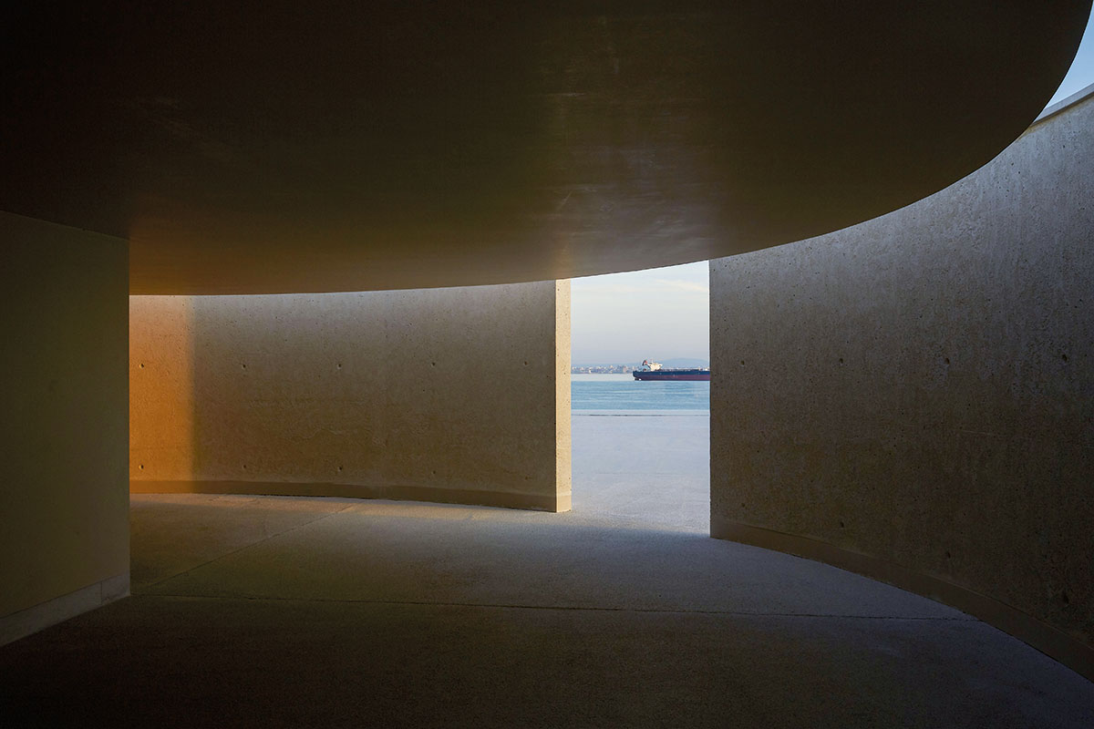 Vedere dinspre portul Lisabonei