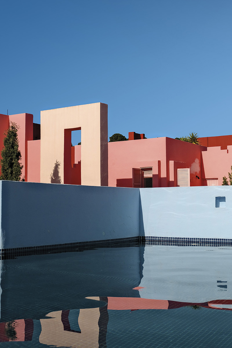 Dosar #213: La Muralla Roja. Revizitând un clasic al arhitecturii postmoderne