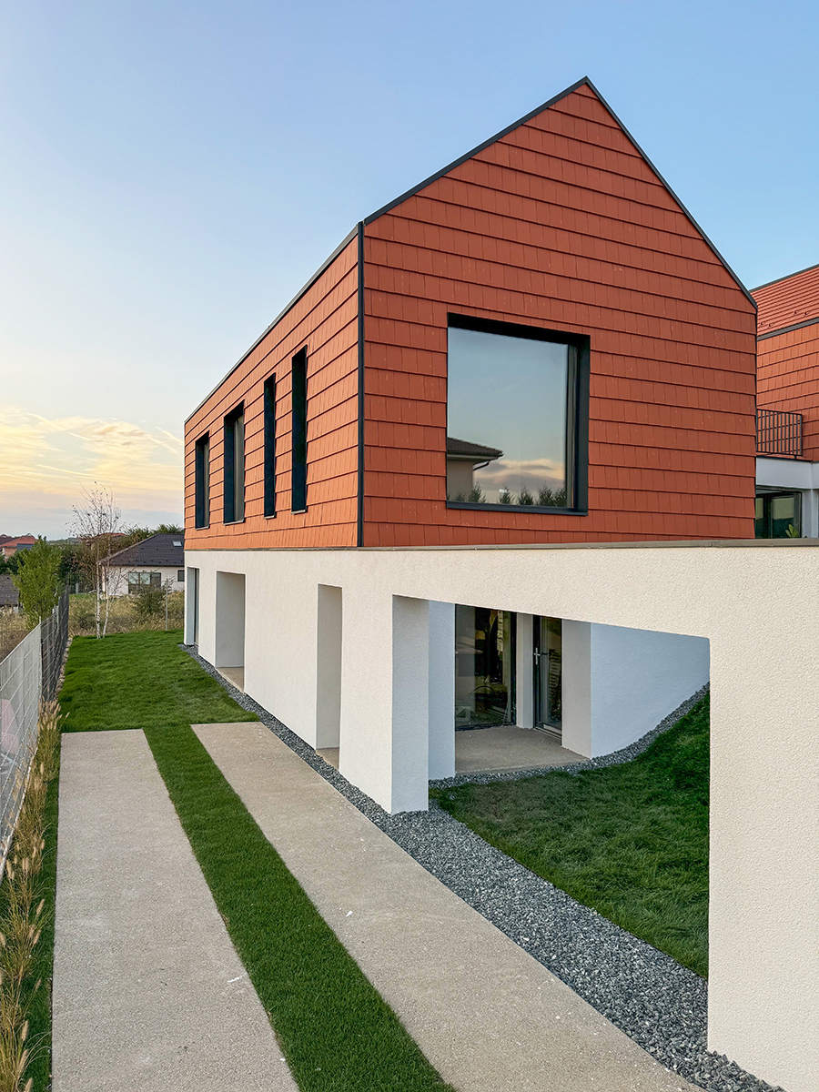 Locuințe cuplate, lângă Cluj-Napoca: arhetip rural, expresie contemporană