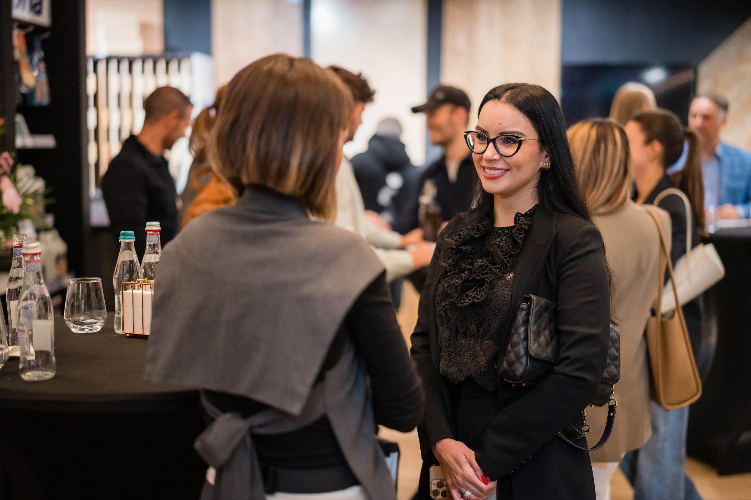 Lansarea revistei igloo 222 la Showroomul Floors4You: O seară dedicată dialogului și inspirației