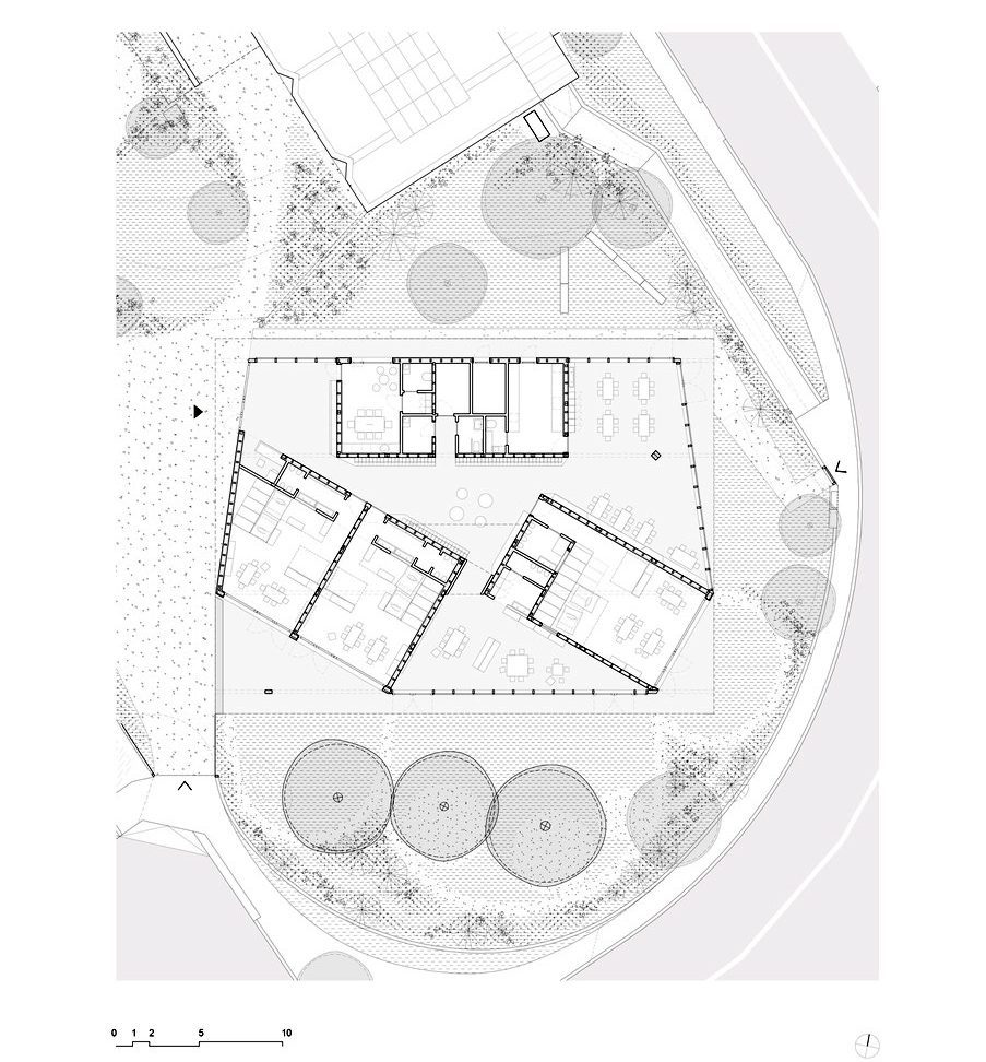 Arhitectura ca mod de revitalizare a procesului educational. Grădiniță în Sforzacosta, Macerata, Italia