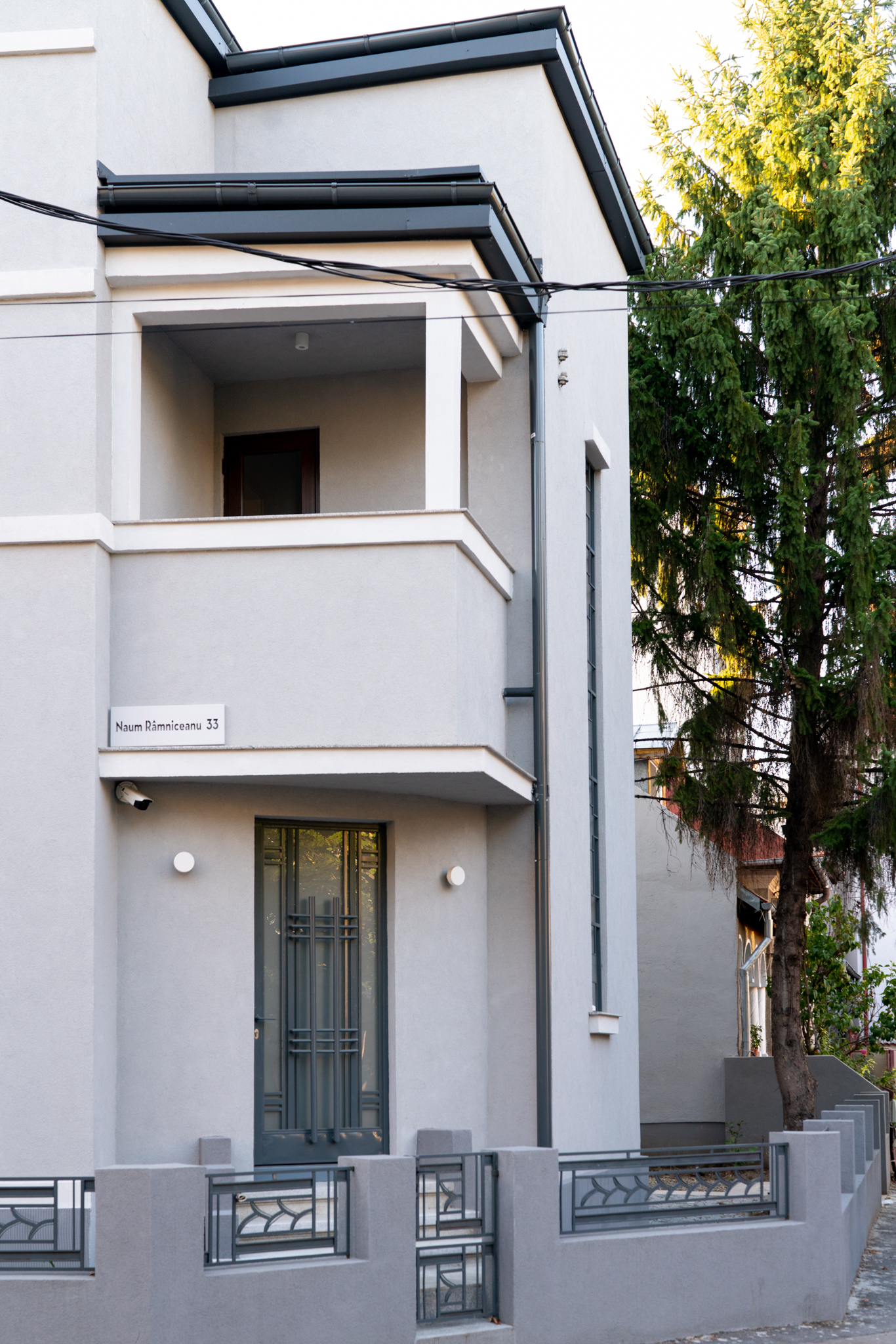 Un exemplu de bune practici: Reabilitarea unei vile Art Deco din strada Naum Râmniceanu