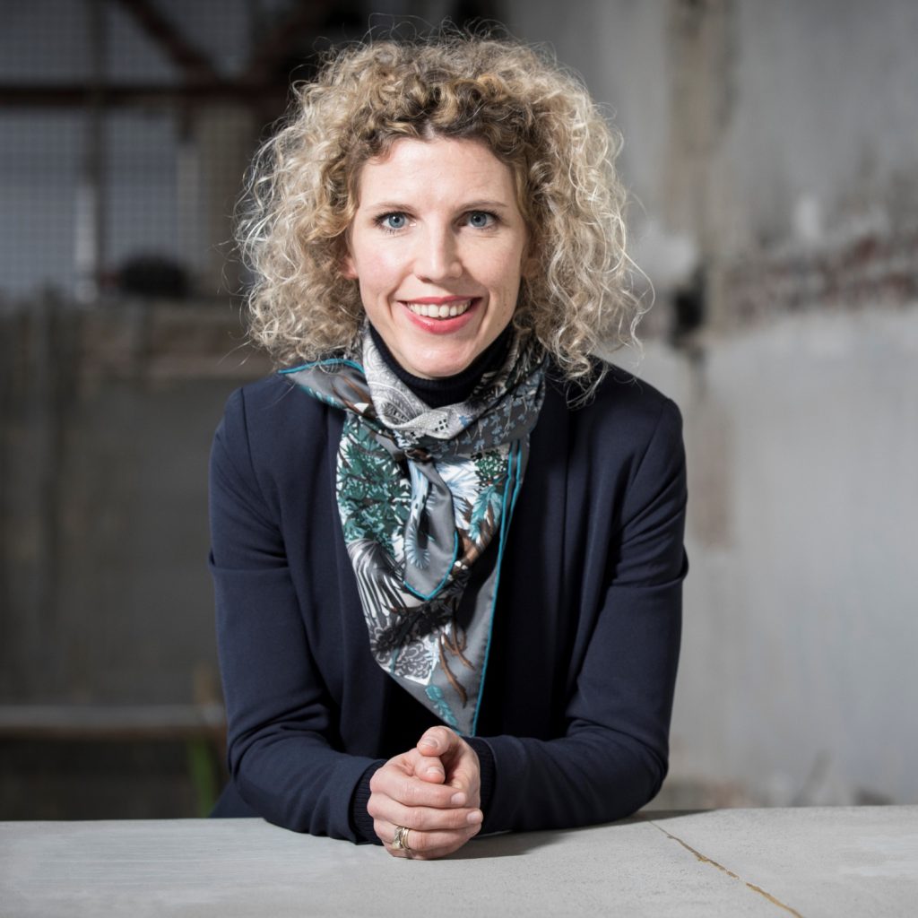 „Artiștii pot smulge din uitare povești îngropate în tăcere.” În dialog cu Daria de Beauvais, senior curator la Palais de Tokyo, Paris