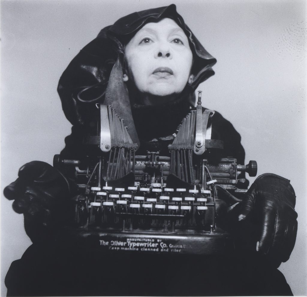 Geta Brătescu va reprezenta România la Bienala de la Veneția 2017