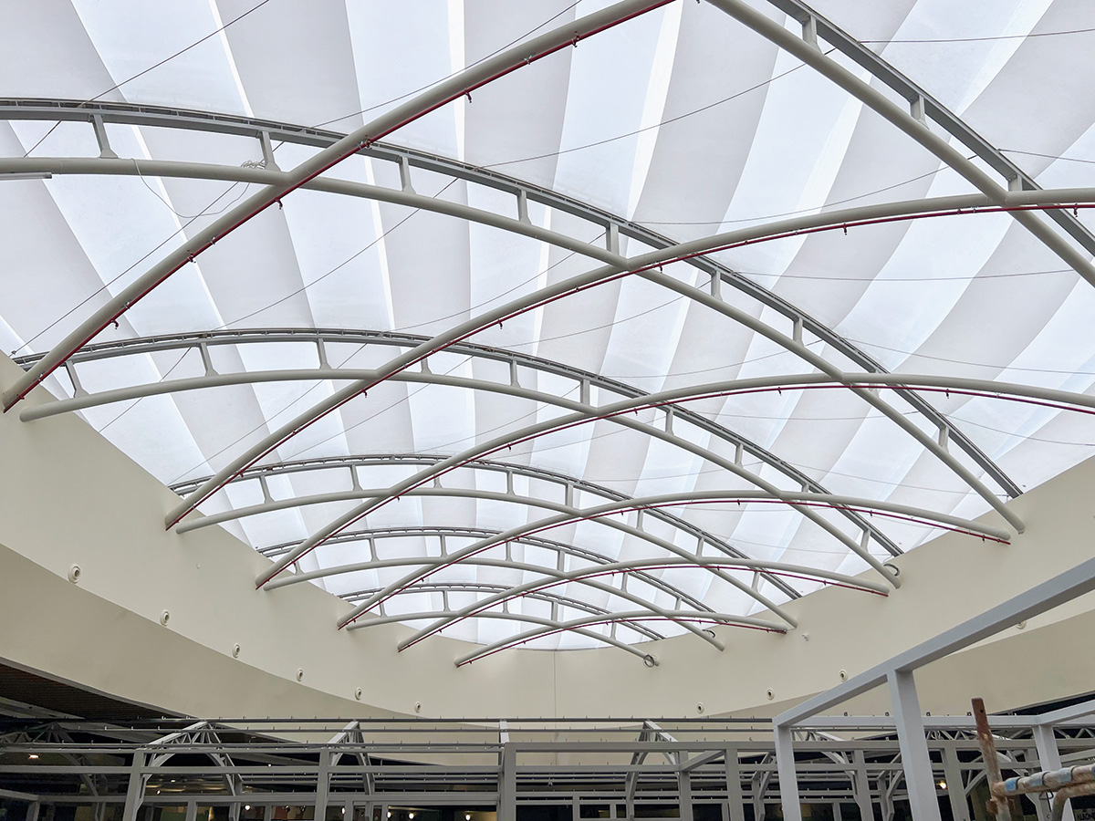 Spectacolul performanței. Luminatorul din ETFE de la Moldova Mall Iași