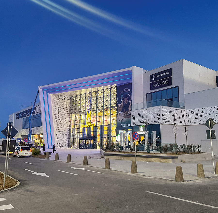 Spectacolul performanței. Luminatorul din ETFE de la Moldova Mall Iași