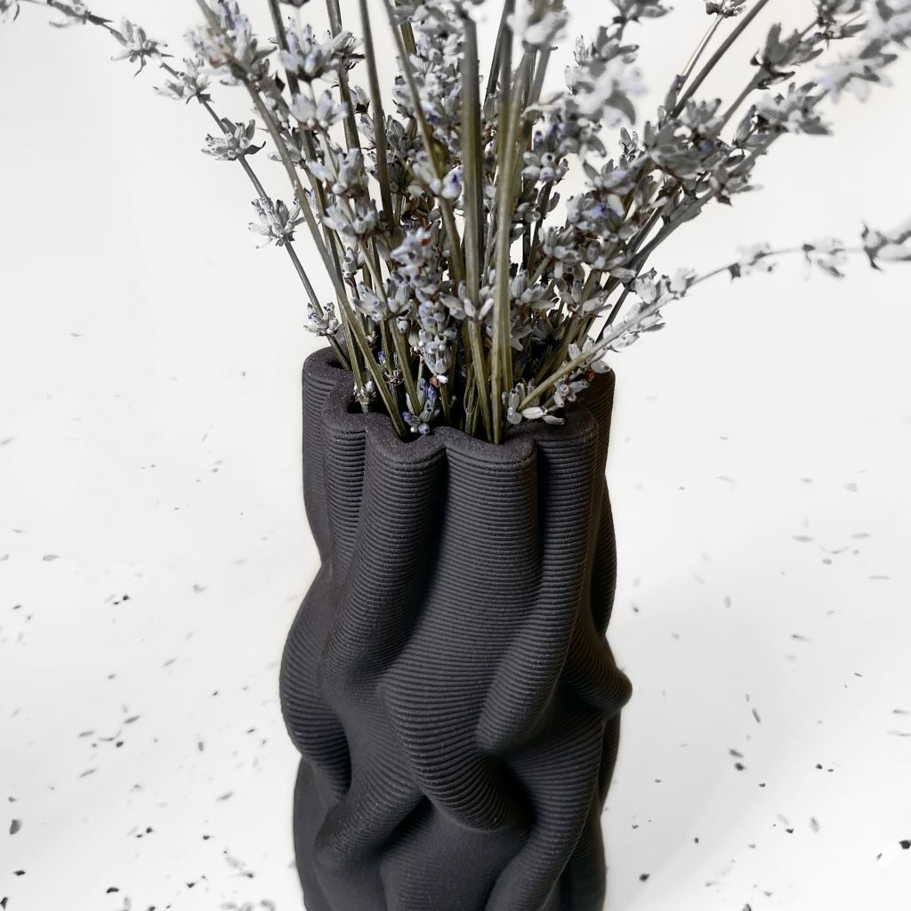 igloo likes: Intertwined Vase, produs românesc, câştigător la Green Product Award, München