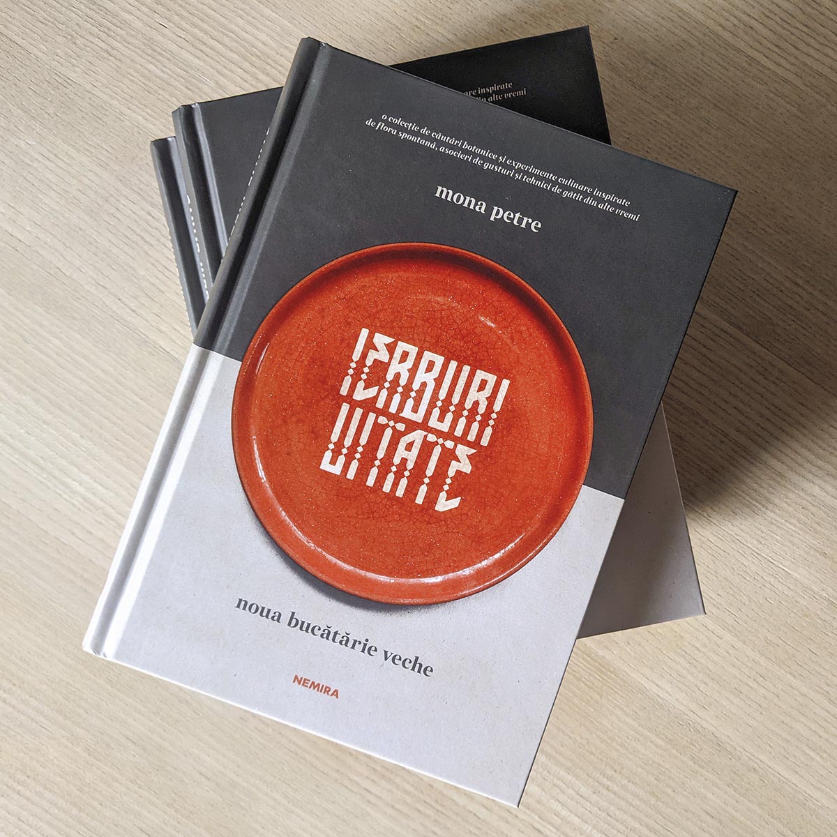 Ierburi Uitate. În dialog cu Mona Petre: „Gătește cu ce ai la îndemână, local, sezonier. Nu urma rețetele la literă.”