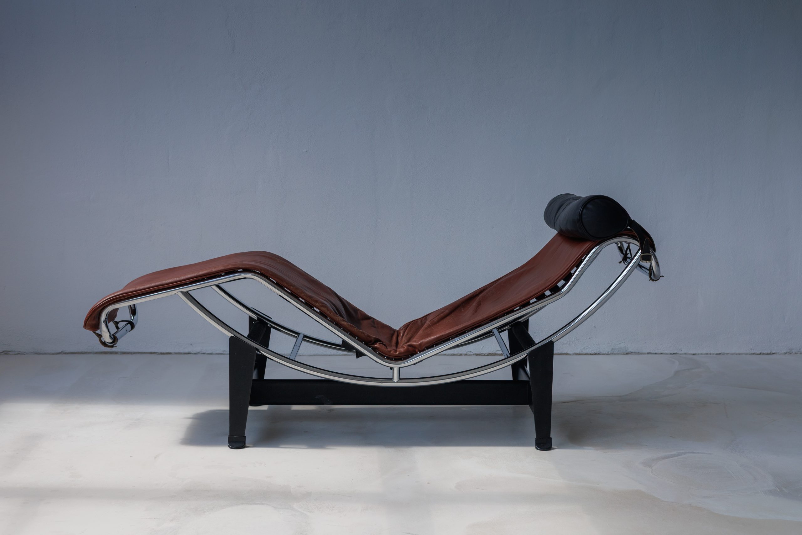 Expoziția A HOME OF ICONIC DESIGN aduce la București unele dintre cele mai emblematice piese de mobilier din istoria contemporană