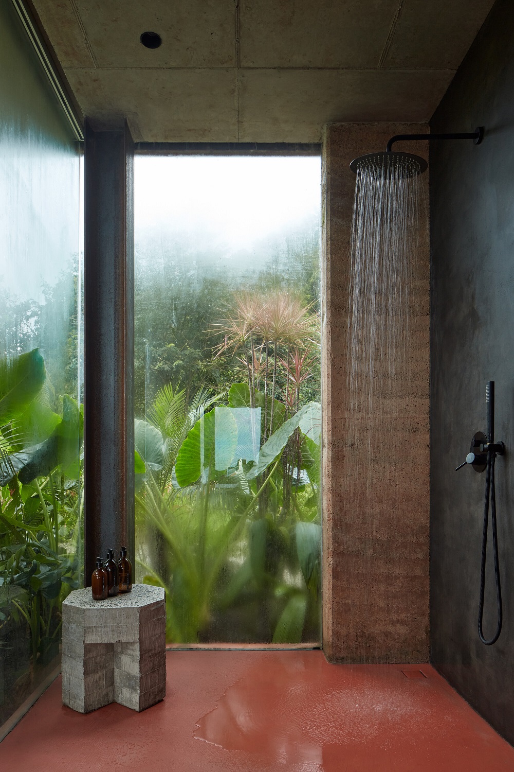Achioté, Costa Rica, întoarcere la materialitatea naturii