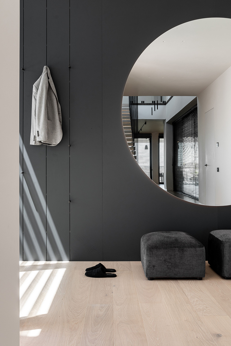 Elysian Lake House. Vilă minimalistă cu deschidere spre Lacul Siutghiol
