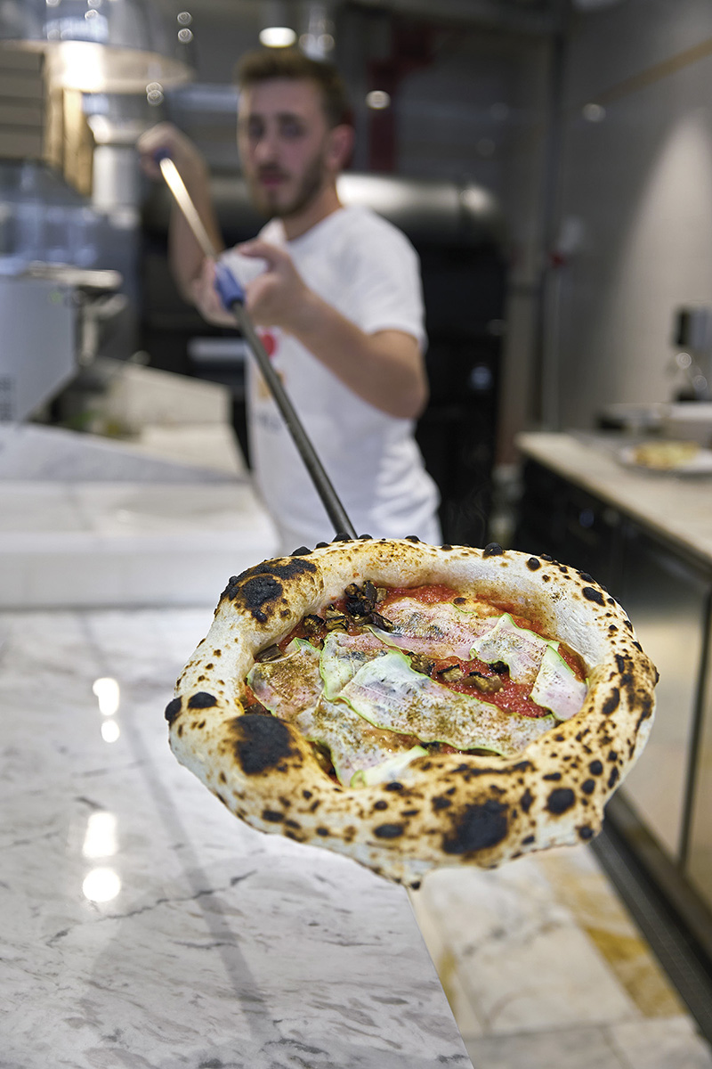 Centrale, epicentrul pizzei napoletane. La București