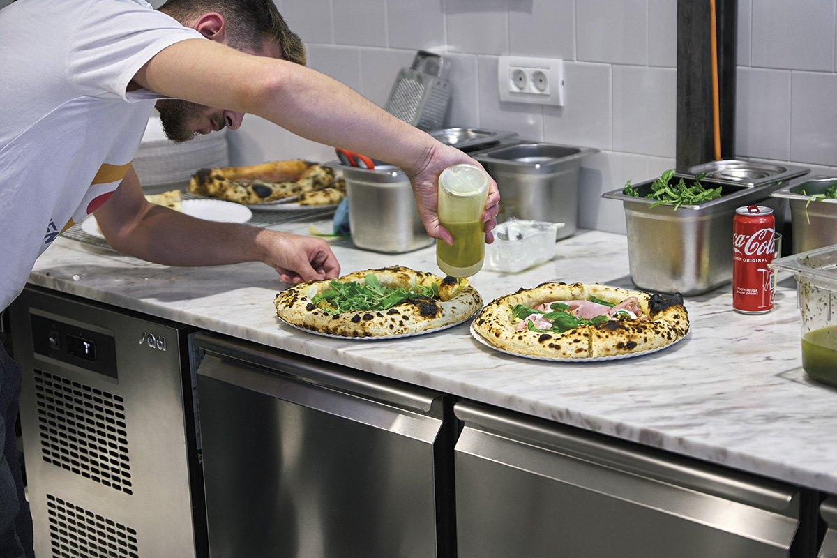 Centrale, epicentrul pizzei napoletane. La București