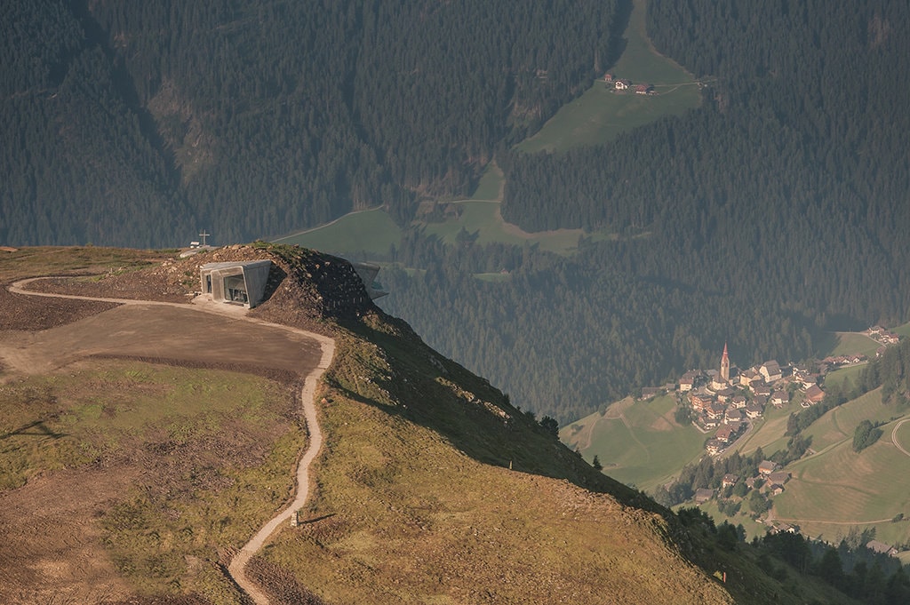 Messner Mountain Museum Corones: muzeul construit în vârf de munte