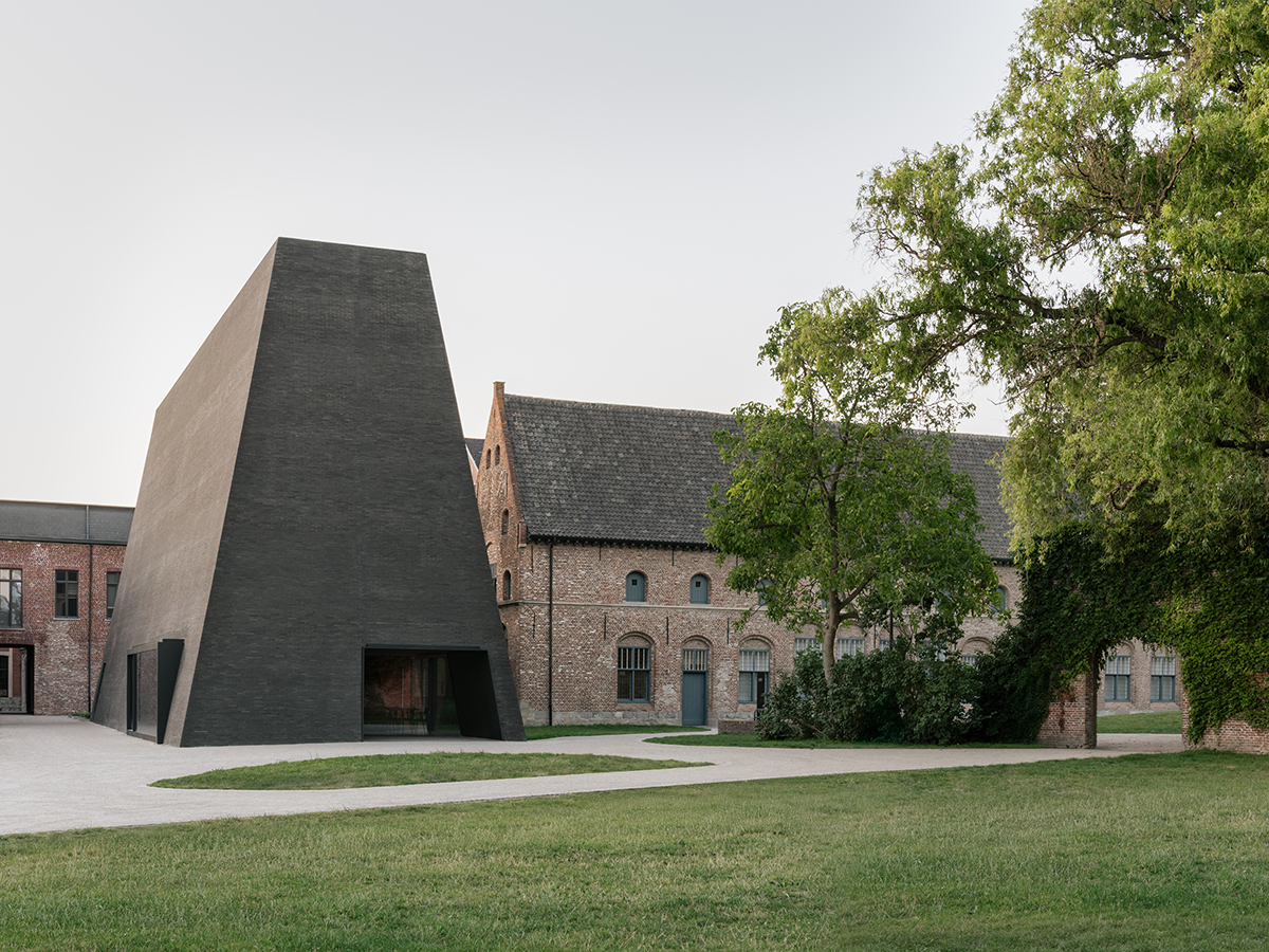 Cine este Abby? Un altfel de muzeu în Kortrijk, Belgia