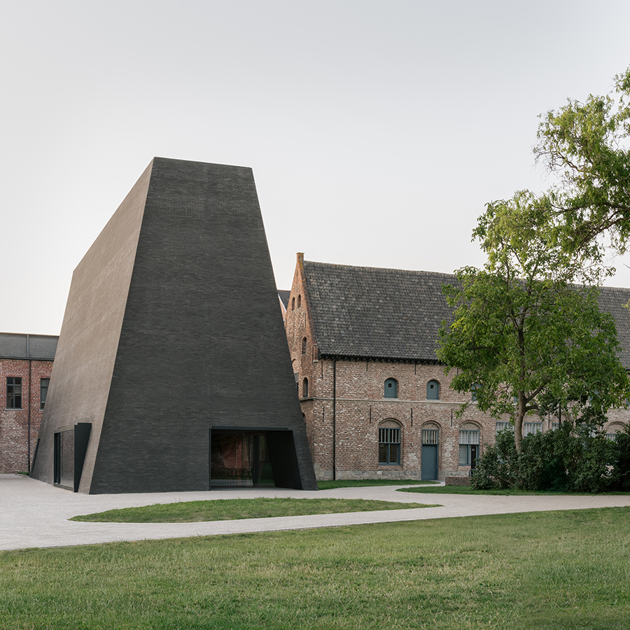 Cine este Abby? Un altfel de muzeu în Kortrijk, Belgia