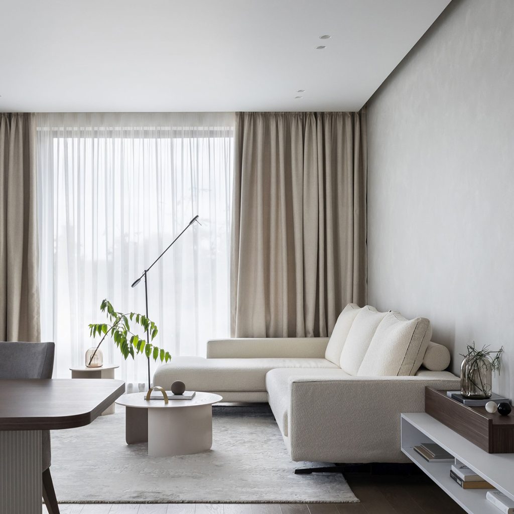 Un apartament minimalist, scăldat în lumină diafană