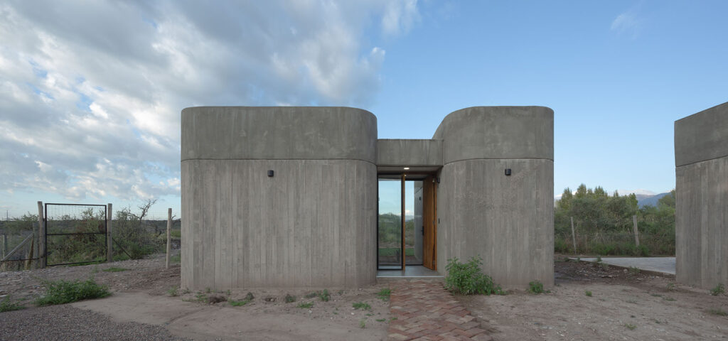 Turism responsabil și expresie arhitecturală contemporană. Complex SCV, Mendoza, Argentina