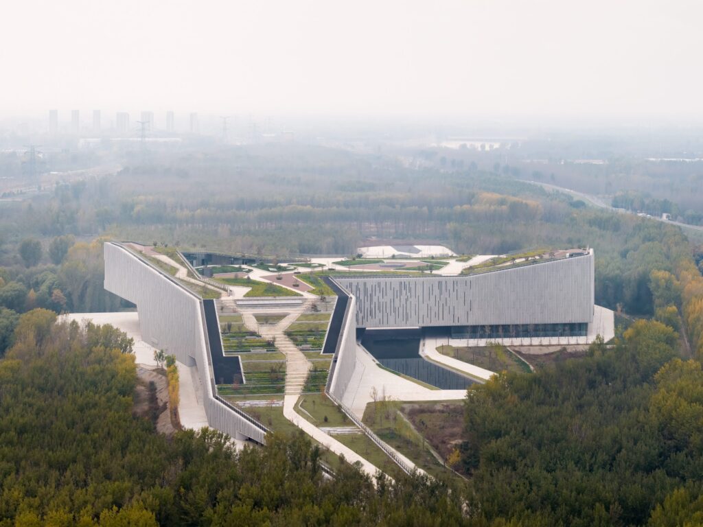 Monumental și simbolic. Muzeul Național al Fluviului Galben, Zhengzhou, China