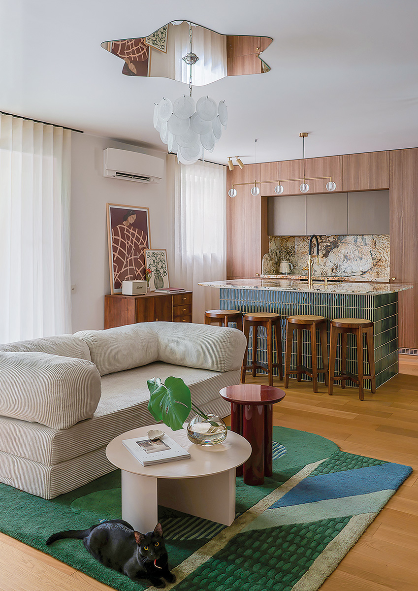 Artsy French cu note retro. Apartament Chic, București