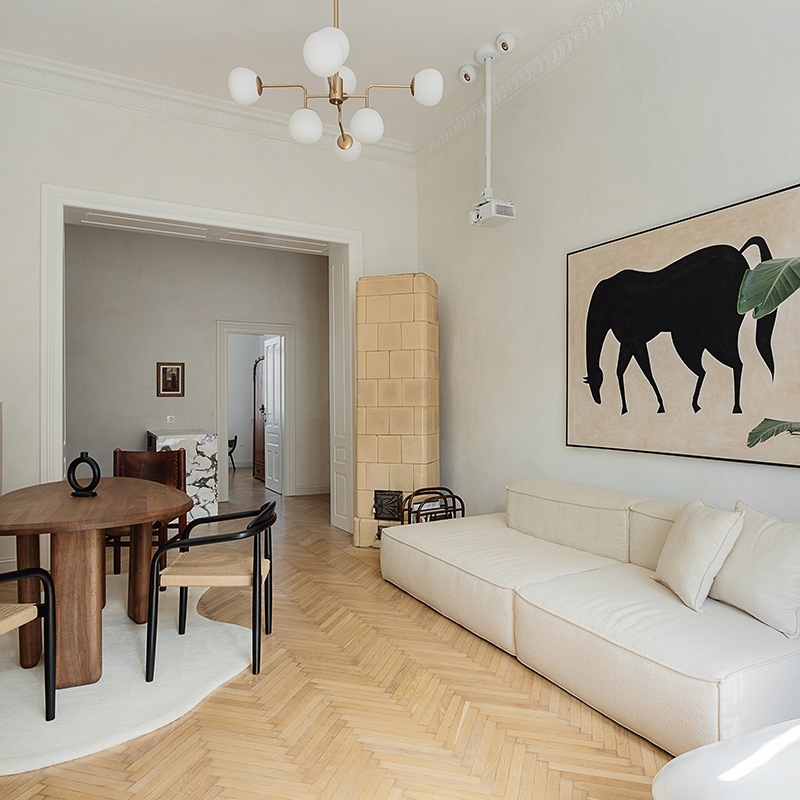 Un pod între istorie și prezent. The Grand Salon, Adorján Apartments, Oradea