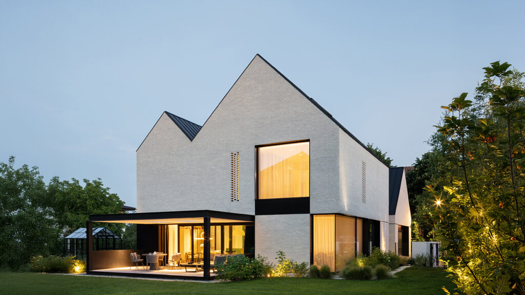 Casa R – o reinterpretare contemporană a arhetipului domestic