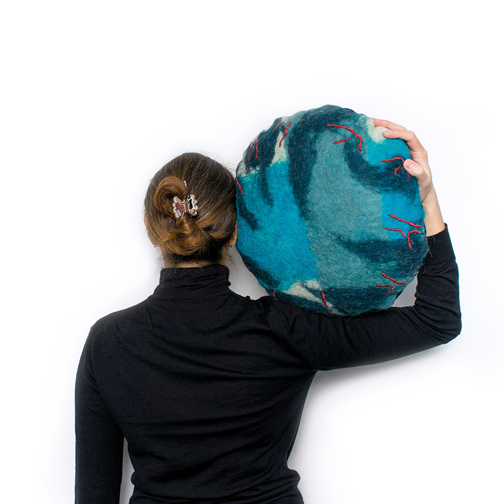 De la tradiție la artă prin design textil, o poveste țesută de Oana Tudose