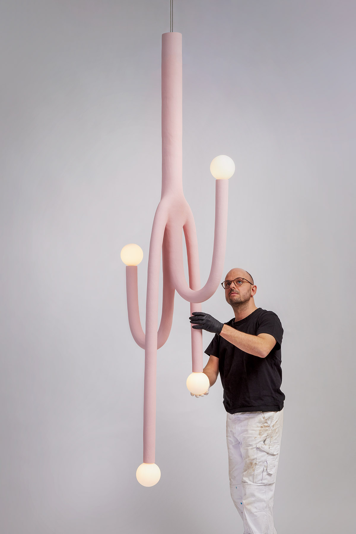 Hot Wire Extensions: designul de obiect al prezentului cu materialele viitorului