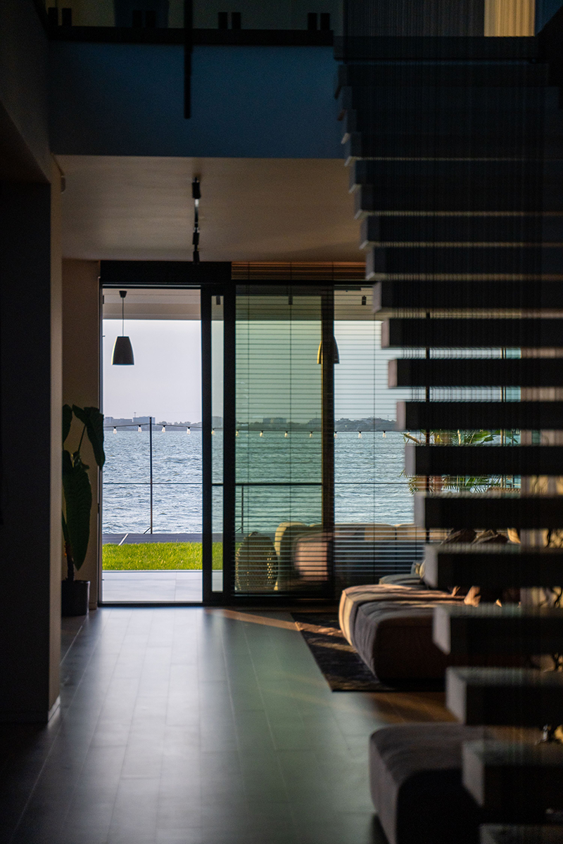 Elysian Lake House. Vilă minimalistă cu deschidere spre Lacul Siutghiol