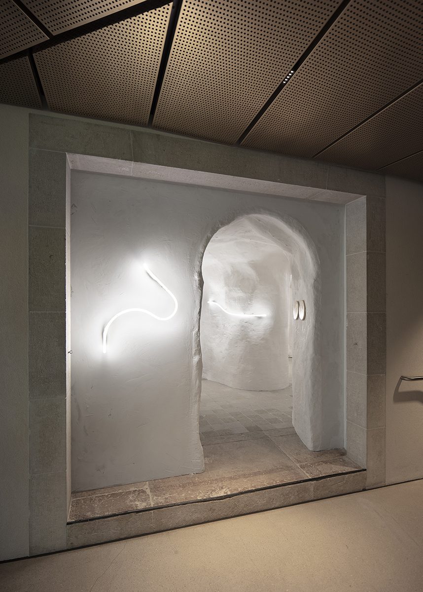 Selenite Dreams. Ipostaze mai puțin explorate ale unui material obișnuit