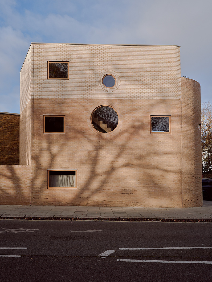Forme sculpturale și sustenabilitate. Runda, Londra, Marea Britanie