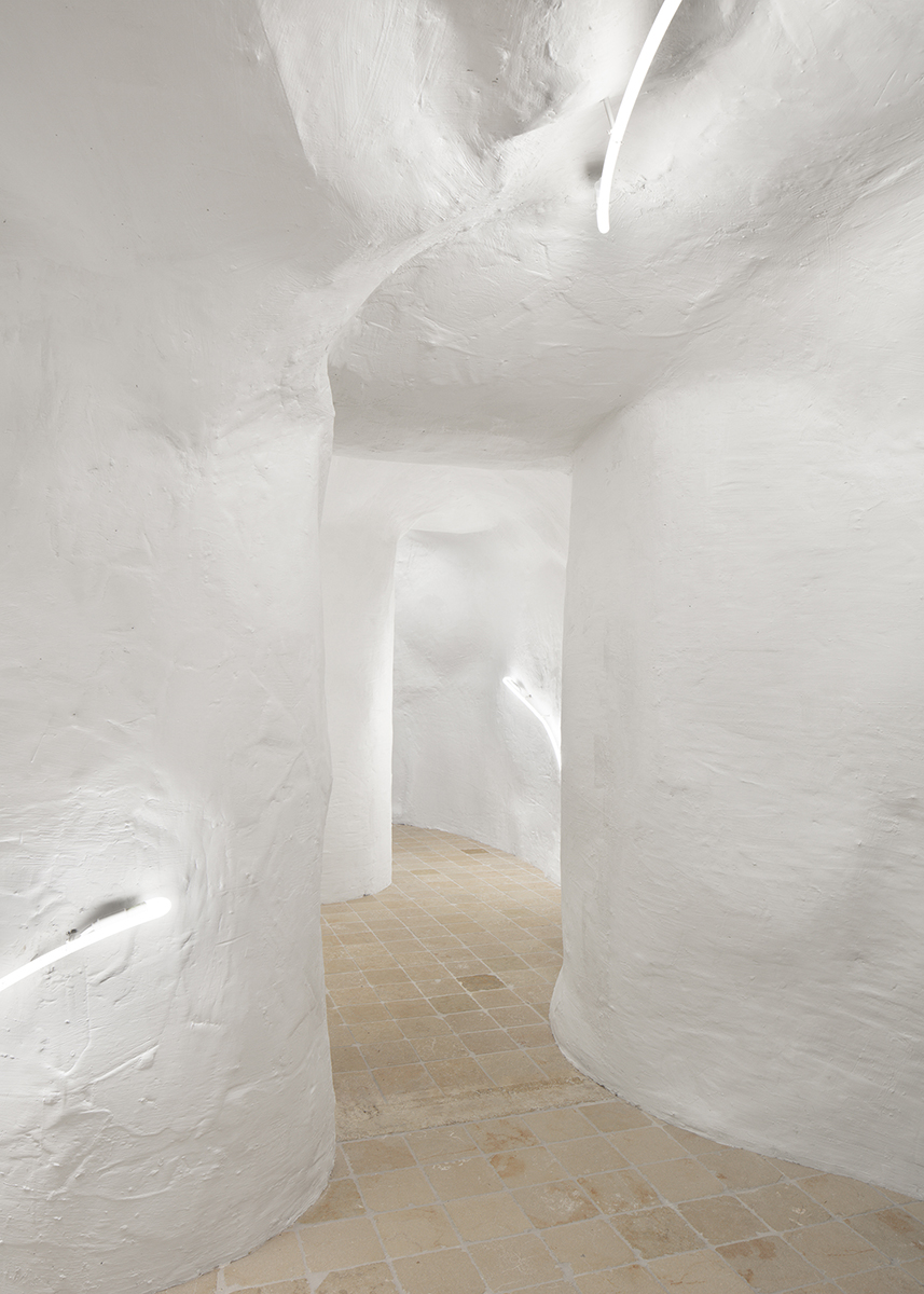 Selenite Dreams. Ipostaze mai puțin explorate ale unui material obișnuit