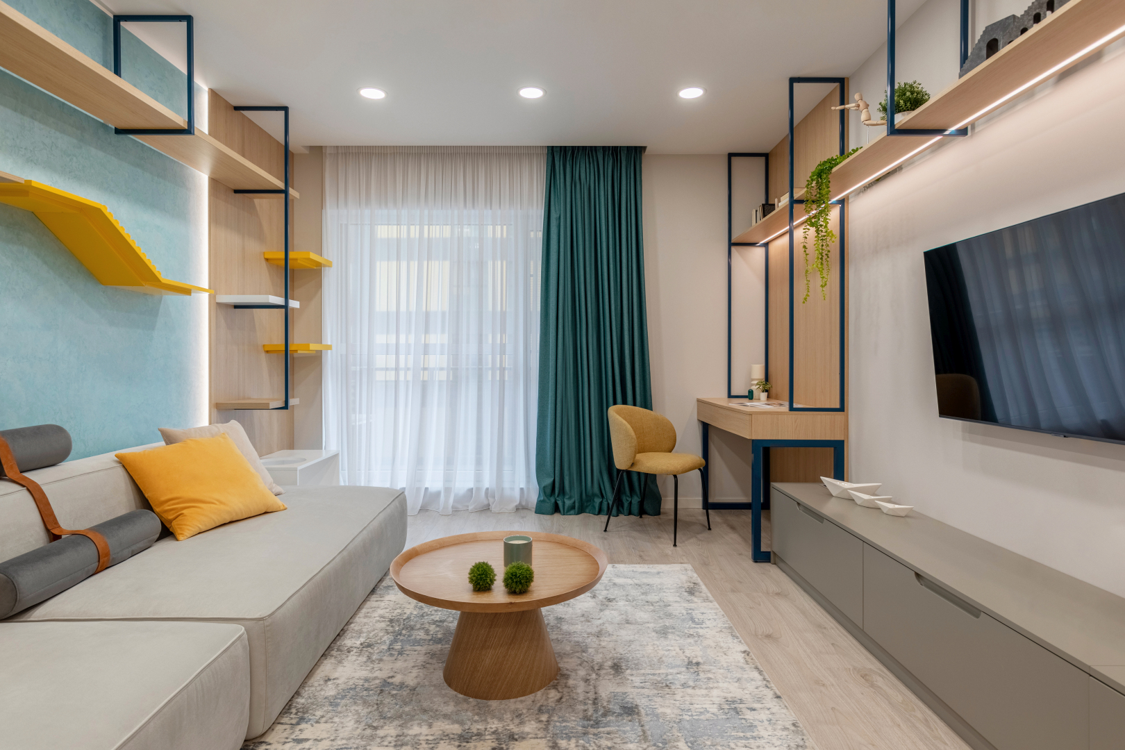 O oază pentru pisici într-un mic apartament din București