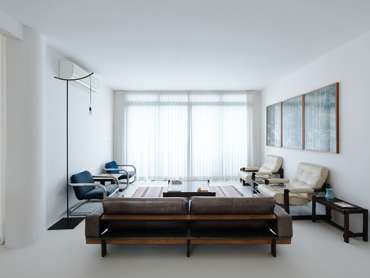 Material, lumini și umbre. Apartament CB, São Paulo, Brazilia